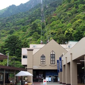 ロープウェイ乗り場からの御在所岳