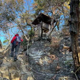 途中77歳のおじさまと、ご一緒になりましたが、

休憩しないで登られて、、、追いつきませんでした😅　どの道降りたんだろぅ🧐