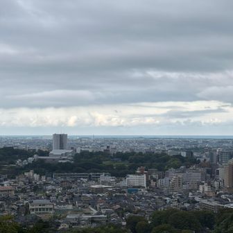 金沢城🏯の奥は日本海まで見えます