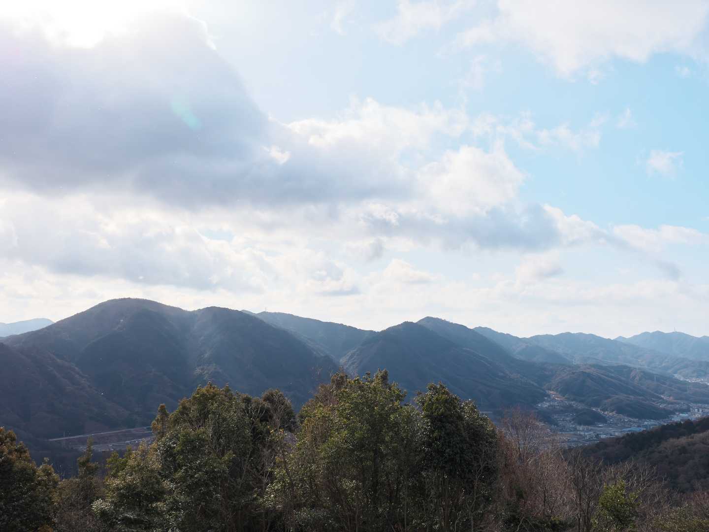 正面には鉾取山、安芸アルプスが見えます！
