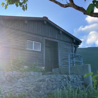 3日目スタート
今日も暑い🥵よ
市ノ瀬に向かって降るだけ
ここからは歩きやすく
ブナの森を楽しみます🌳