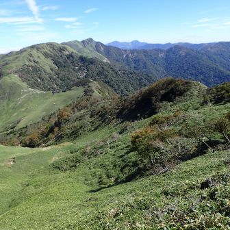 天狗峠から　三嶺を見る
