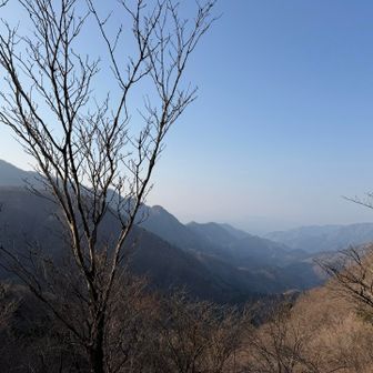 朝焼けの風景を眺めていざ出発