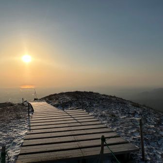 クラの辺りかな？
トイレは閉まってました