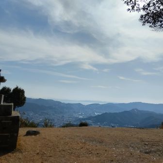 祠の裏から長崎市内の眺望。