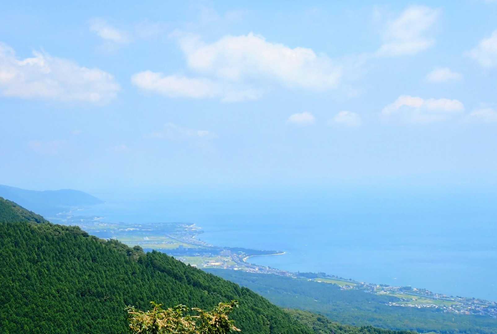 山頂からちょっと移動
　めちゃ綺麗な琵琶湖を見て、本日終了～👍️