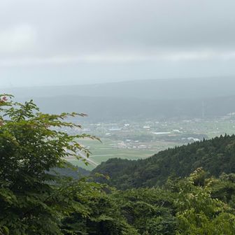 邑知潟地溝帯を望む