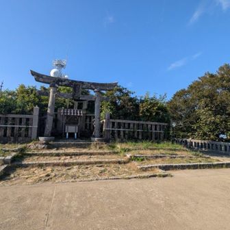 登り途中で久しぶりに常連さんとお会いして蜘蛛の巣の話で花が咲きました🤣
『くもやじ』って言ってました😊
通じました👍🏻