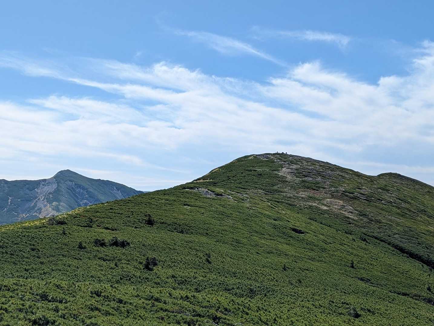 あそこが北ノ俣岳。右の手前の山。
左奥は黒部五郎岳。