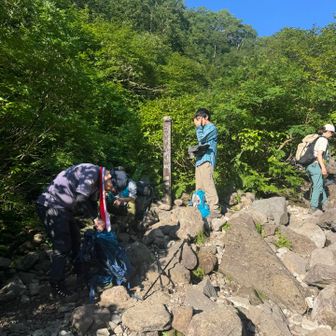 こまどり沢分岐着、
ここから登りがスタート、