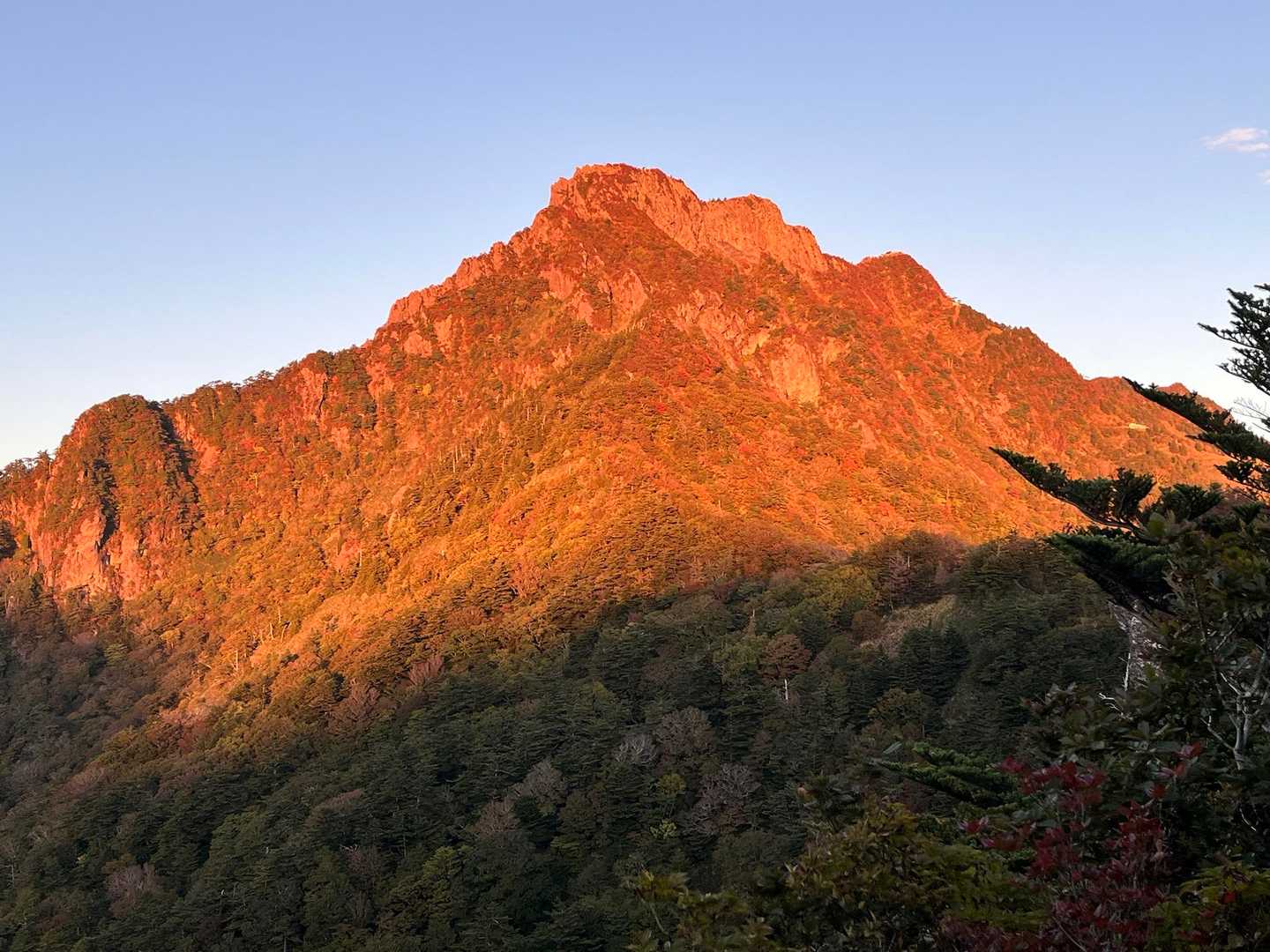 石鎚神社 土小屋遙拝殿-土小屋登山口-天狗岳-夜明峠-剣山 縦走コースの写真