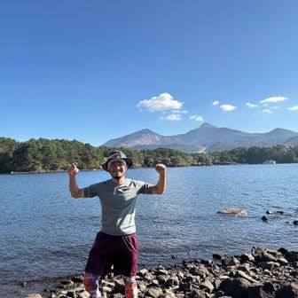 明日の本丸をバックに📸
真ん中の突端が磐梯山⛰️