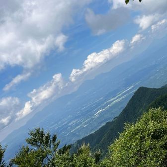 阿蘇の山並みが見れる。右端に九重方面