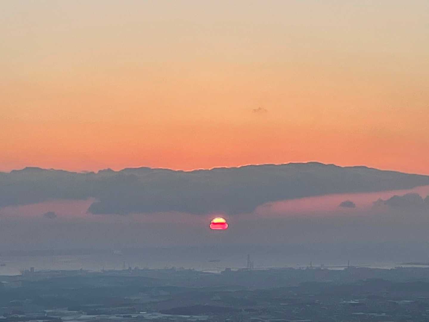 肉眼ではもっと真っ赤に輝いてました✨