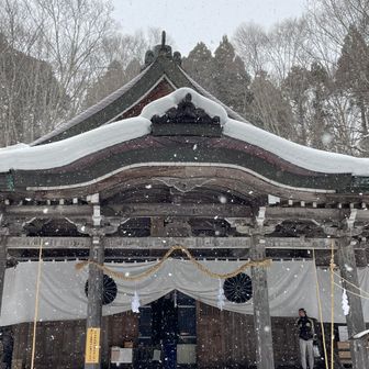 中社到着！雪が降ってきた！駐車場まではもうすぐ🅿️
どんぐりハウス～小鳥ヶ池～中社までは、スキーや、スノーシューが必要かな
お疲れ様でした！