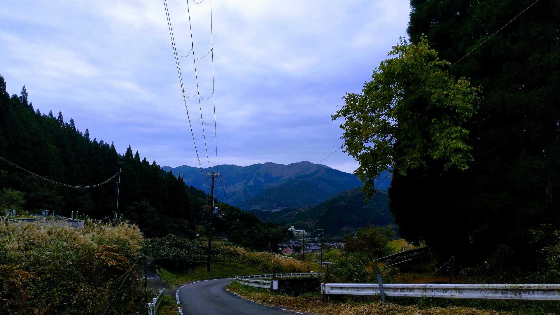 分からんけど、南西向きで黒尾山かな🤔