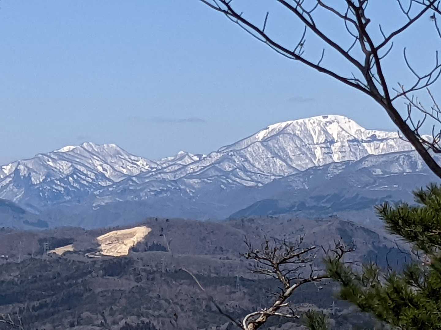 大東岳が綺麗✨✨綺麗過ぎて胸がまたまたギュッてなりました😅
今年こそトライしたいです😍😍