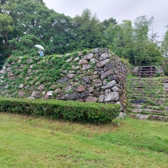 天守台の石垣が立派ですね🏯