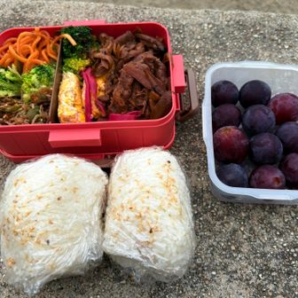 弁当
今日のデザートは
かつらぎ町御所のピオーネ🍇
甘くて美味しかった😋