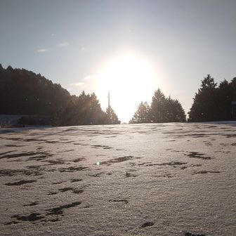 帰路の山頂駐車場が幻想的だったので。

みなさま、どうぞ良き祝日をお過ごしくださいませ。