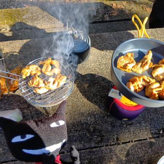 まこすけさんは武州の辛口ホルモン焼き職人。
大っきくてぷりぷりで美味かった！