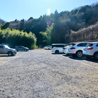 おー車いっぱいだ🚘自分が来た時は、私だけでした😅

平日でこれなら人気の山ですね😁さすが大小山⛰️