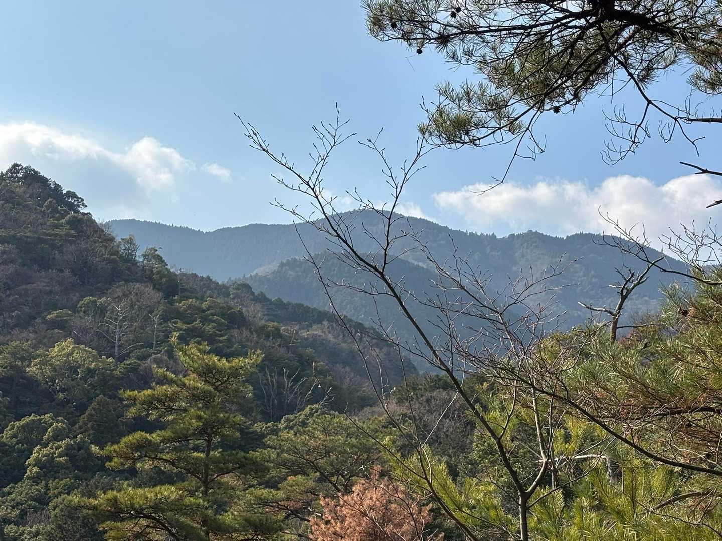 暫く進むと平石山が目に付いた👀
帰りに寄ろうかな〜🤔