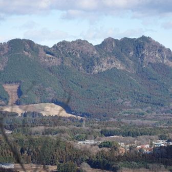 猿岩のトップから古賀志山