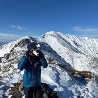 カップラsiroさんとアイハギの峰。さて降りるか
