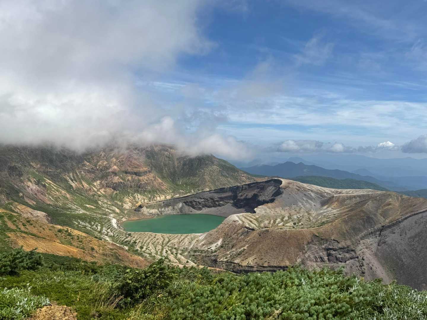 そして、再びガスガス&爆風💨の中

刈田岳山頂で粘って観られた絶景✨

(ずーっと真っ白けっけでした😂)
髪の毛びっしょりになりました