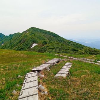 青雲岳から守門岳
あともう少し