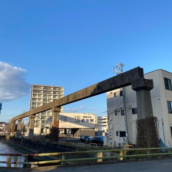 三草山 モノレールの残骸