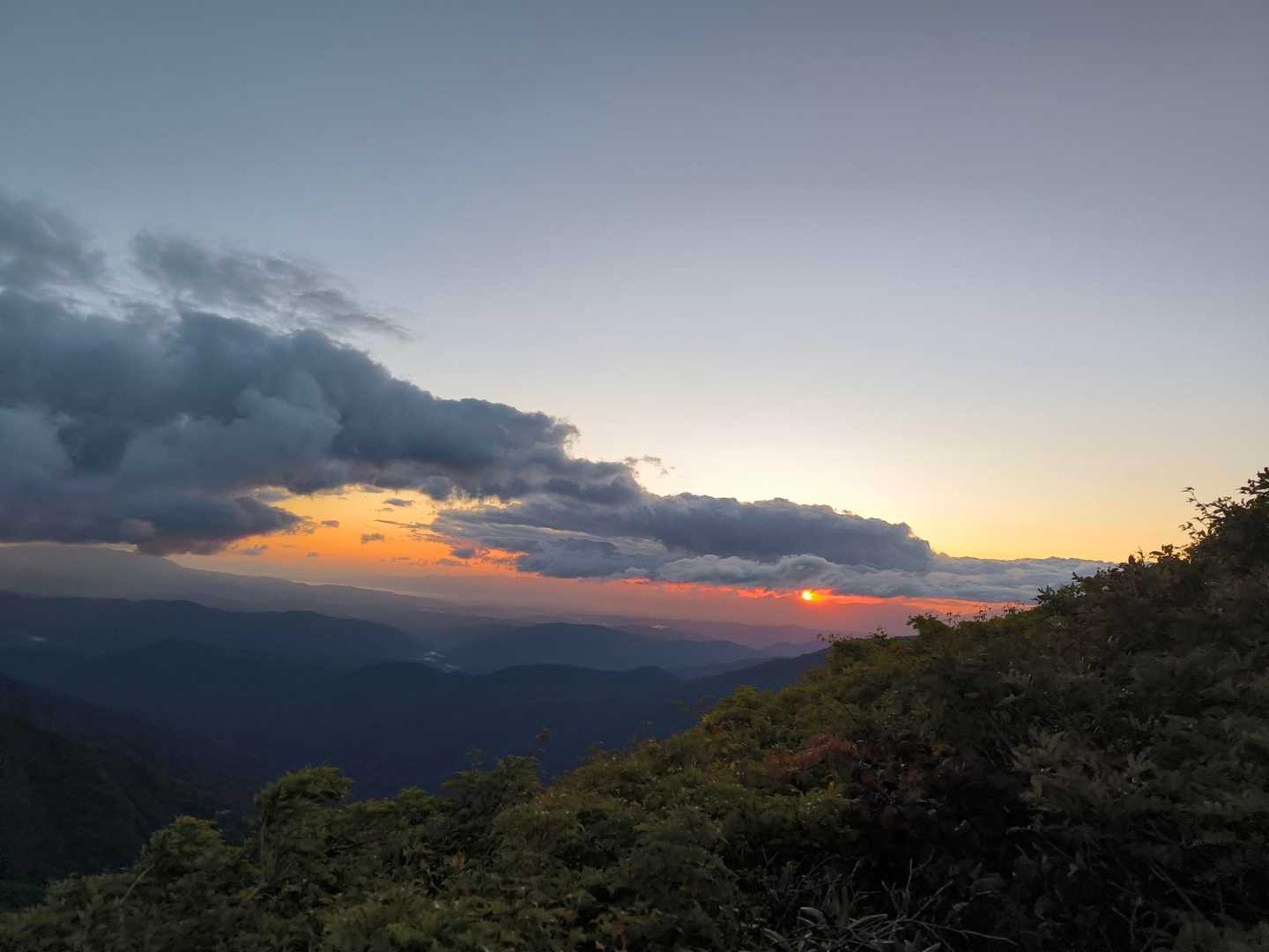 清太岩山-ユーフン山-竜門山-西朝日岳-大朝日岳-小朝日岳 周回コースの写真