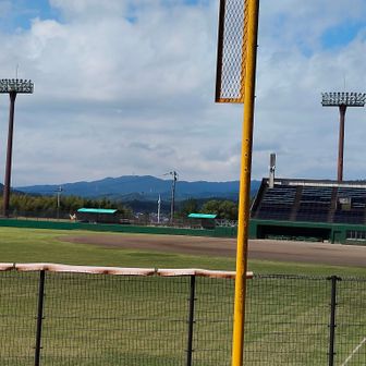 野球場の奥に、横江山⛰️と電波塔が見えます
👀
