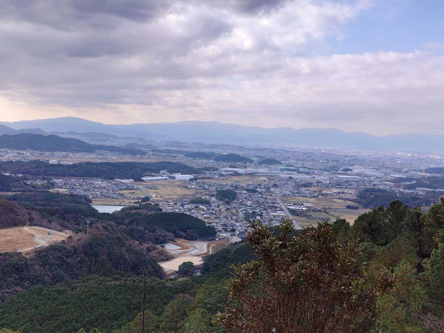 ここも眺望よくて、市内方面と脊振連山