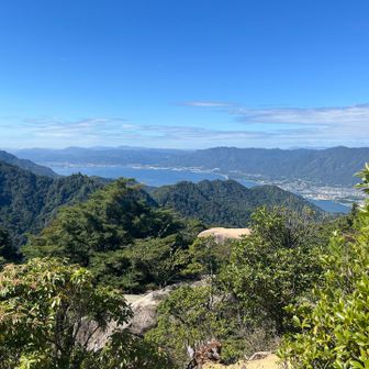 山頂目前の絶景