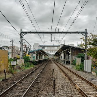 一度下山して東逗子駅を通過