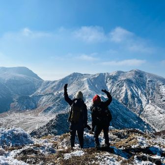 いいんだょ！腕が真っ直ぐ伸びなくても…笑
だって、ピキピキいうからね。