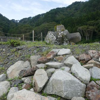 打ち上げられた消波ブロック