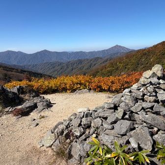 奥の院と祝瓶山