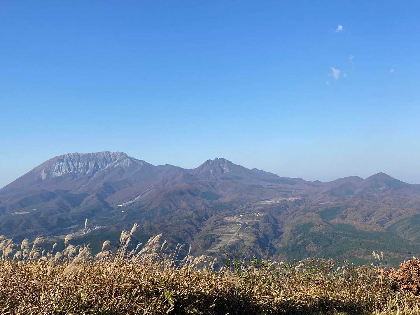 毛無山-白馬山-俣野越-金ヶ谷山-朝鍋鷲ヶ山-穴ヶ乢-三平 縦走コースの写真