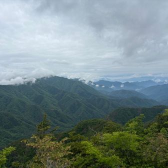 1時間ちょっとの山行でこの景色はヤバすぎ