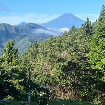 もう少し登ったところから富士山
くりこ餅さんごめんなさい、今日はこんなに綺麗に見えてます🙇‍♂️
