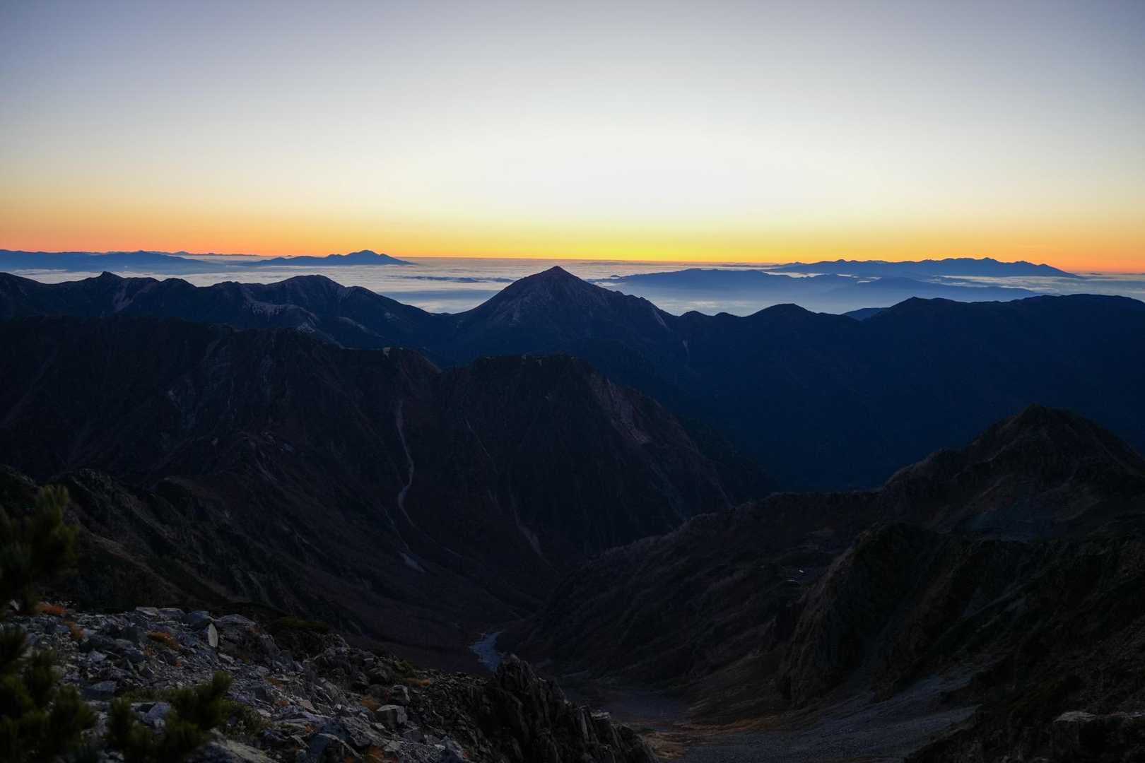 夜明け間近のグラデーション