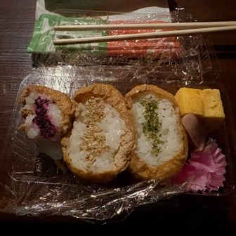 朝食のお弁当
写真撮る前にかじってしまった😁