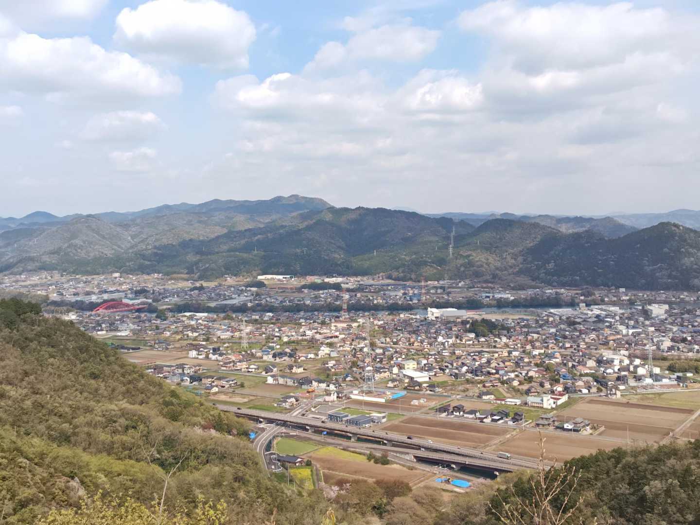 川辺の町は今日ものどかです😊