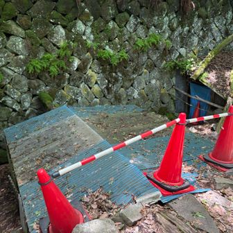 氷風穴の小屋