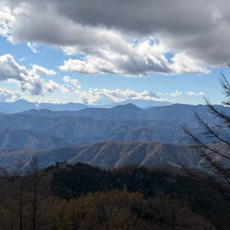 くそ〜‼️僕が登る時はいつも雲付き山
