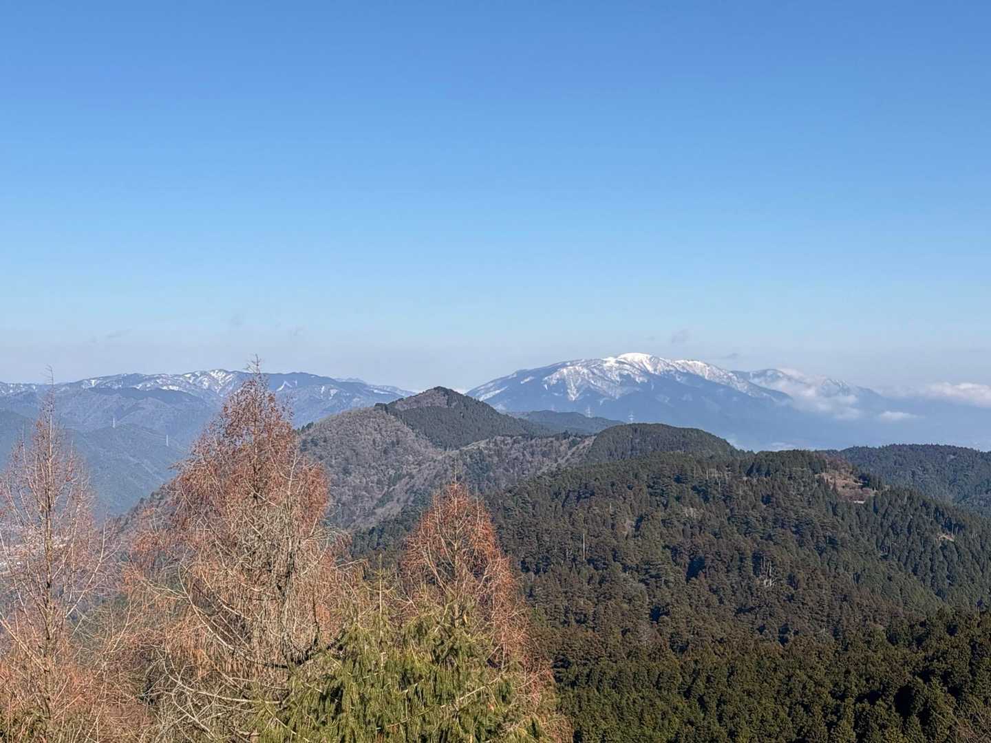 比良山系を望む