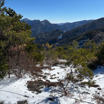 とーちゃく…
え？
銅山峰の標識がない💦
なんで？　
どこー？？？